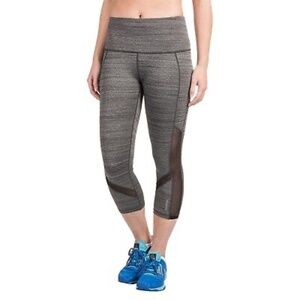 Reebok Fearless High-Rise Capri Leggings with Mesh Panels Black Heather